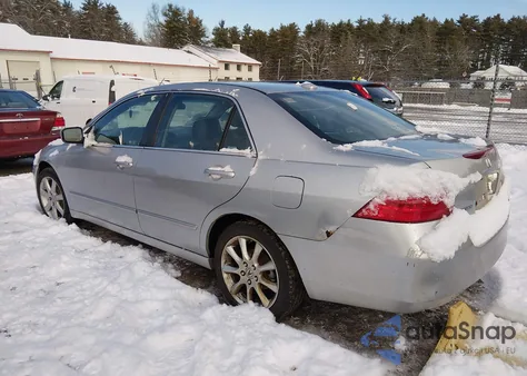 2006 Honda Accord 2.4 Ex z USA, uszkodzony, nr VIN 1HGCM56866A014288